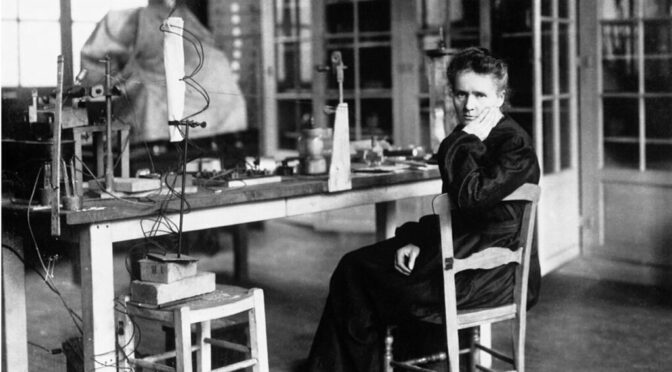 Marie Curie, resilienza e umiltà di una scienziata rivoluzionaria